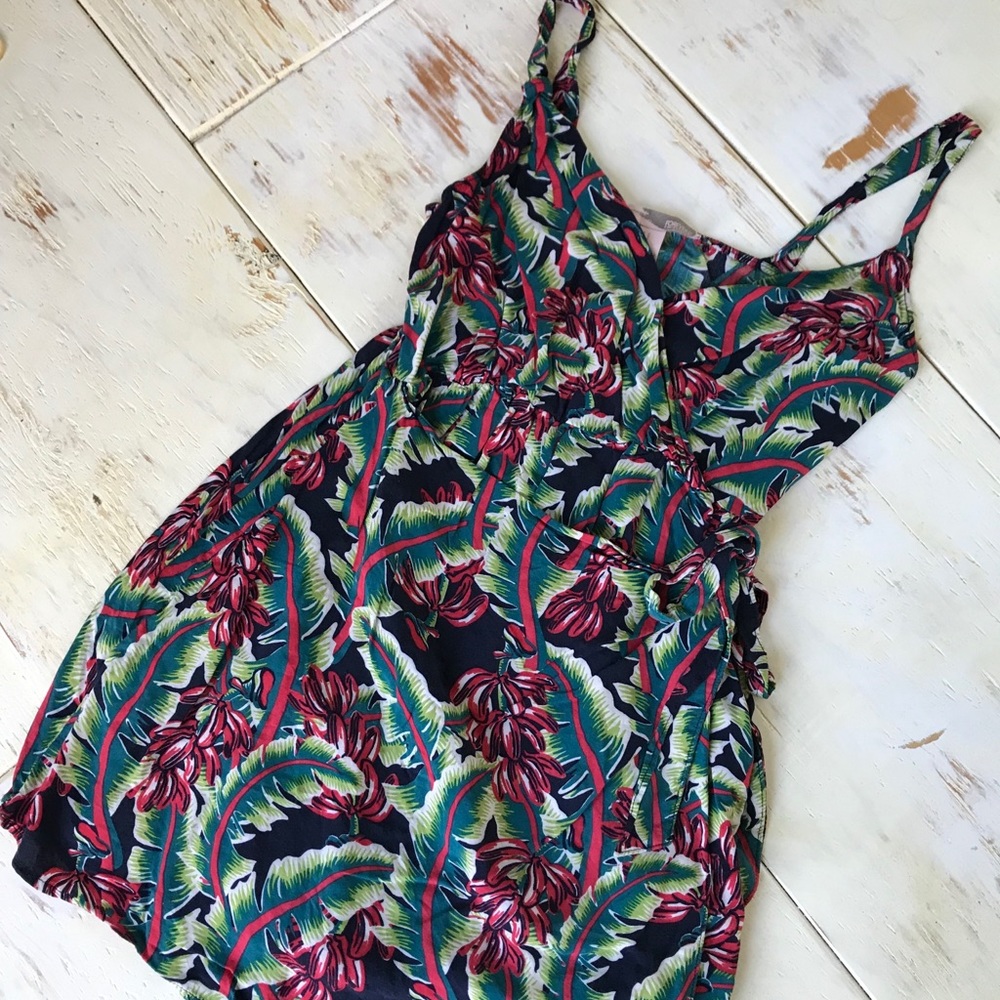 Forever 21 Faux Wrap Dress - Picture 6 of 6